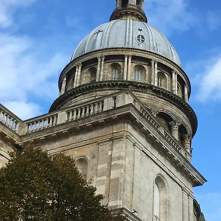 Au Balcon De La Basilique בולון-סור-מאר