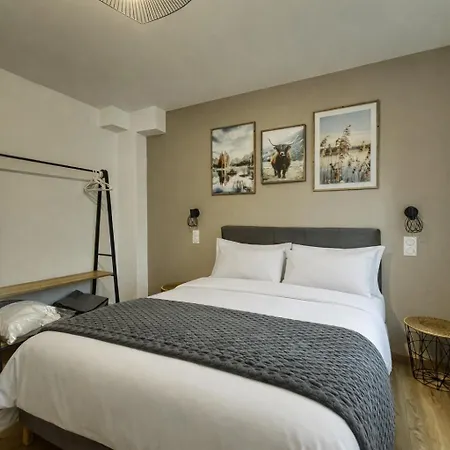 Au Balcon De La Basilique